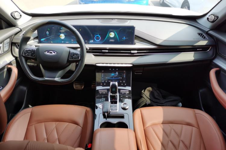 Used Chery Tiggo 8 PLUS 2022 Kunpeng Edition 390TGDI DCT Four-Wheel Drive Luxury Version Center Console