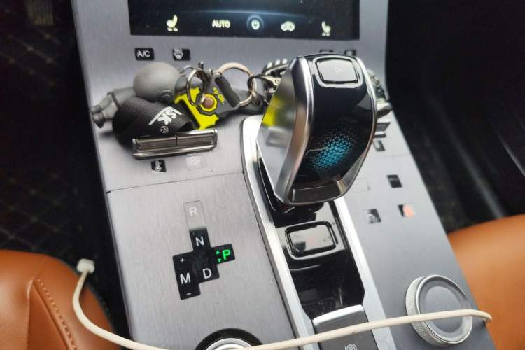 Used Chery Tiggo 8 PLUS 2022 Kunpeng Edition 390TGDI DCT Four-Wheel Drive Luxury Version Gear Lever