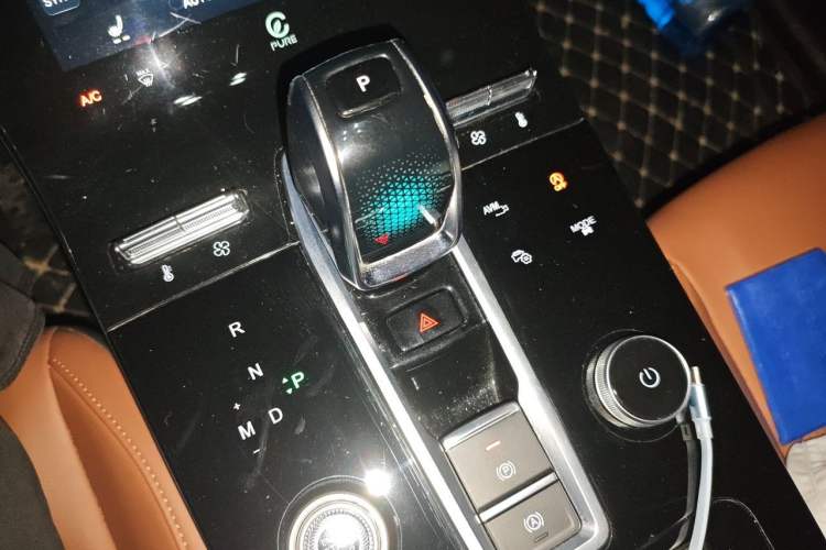 Used Chery Tiggo 8 PLUS 2022 290TGDI DCT Luxury Edition+ Gear Lever