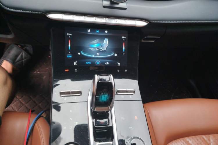 Used Chery Tiggo 8 PLUS 2022 Kunpeng Edition 390TGDI DCT Four-Wheel Drive Luxury Version Gear Lever