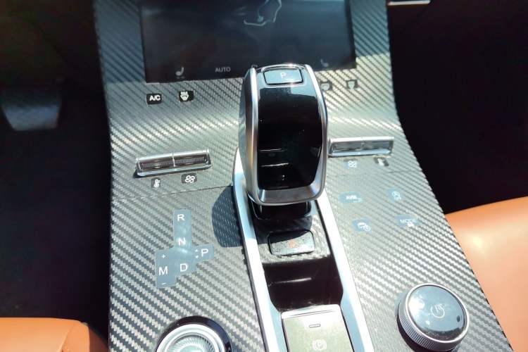 Used Chery Tiggo 8 PLUS 2022 290TGDI DCT Luxury Edition Gear Lever
