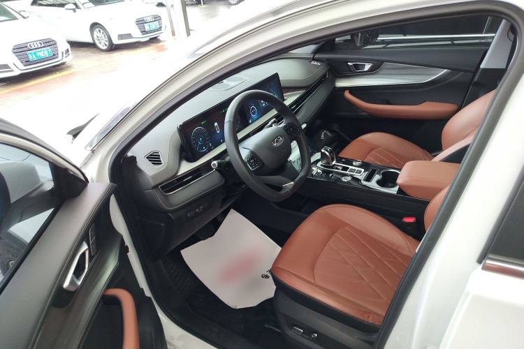 Used Chery Tiggo 8 PLUS 2022 290TGDI DCT Luxury Edition Interior 3