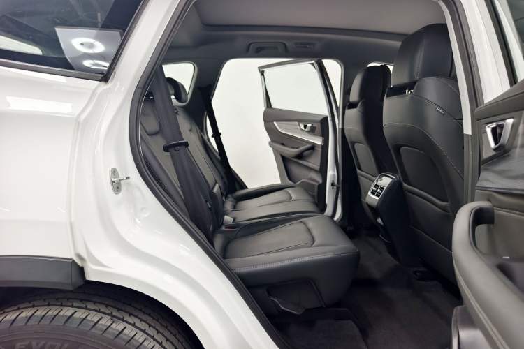 Used Chery Tiggo 8 PLUS 2022 Kunpeng Edition 390TGDI DCT Passion Plus Interior 3