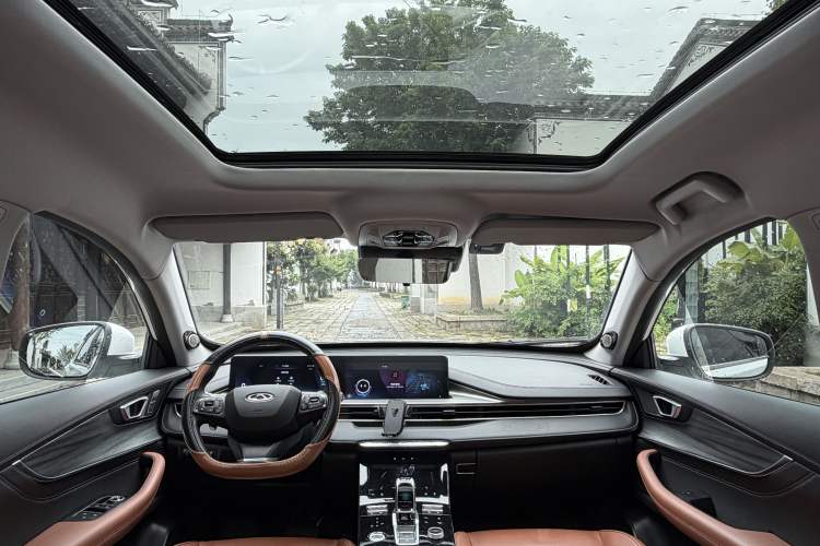 Used Chery Tiggo 8 PLUS 2022 290TGDI DCT Luxury Edition+ Interior 4