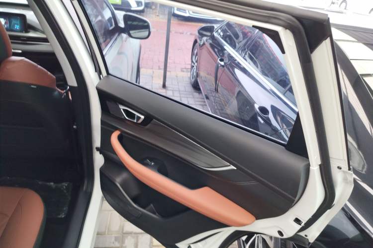 Used Chery Tiggo 8 PLUS 2022 290TGDI DCT Luxury Edition Interior 6