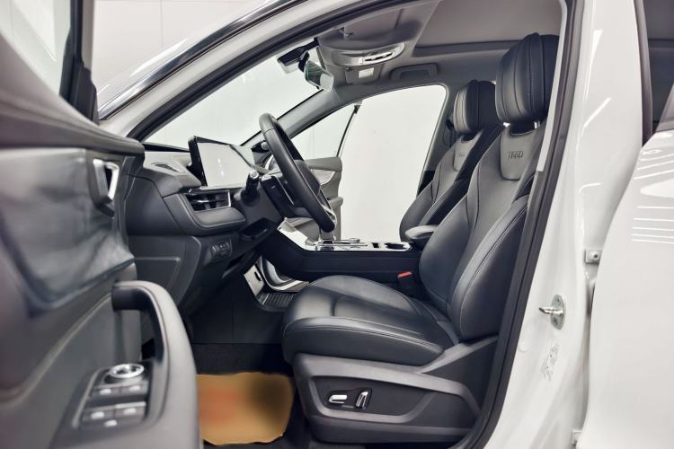 Used Chery Tiggo 8 PLUS 2022 Kunpeng Edition 390TGDI DCT Passion Plus Interior 6