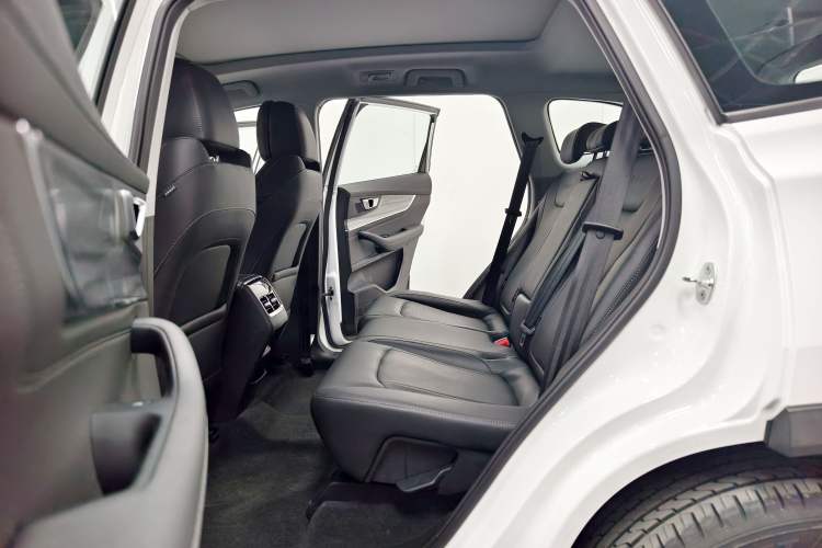 Used Chery Tiggo 8 PLUS 2022 Kunpeng Edition 390TGDI DCT Passion Plus Interior 7