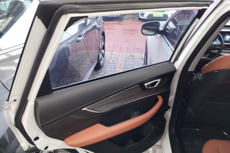Used Chery Tiggo 8 PLUS 2022 290TGDI DCT Luxury Edition Interior 8