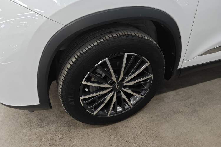 Used Chery Tiggo 8 PLUS 2022 290TGDI DCT Luxury Edition Left Front Wheel Hub