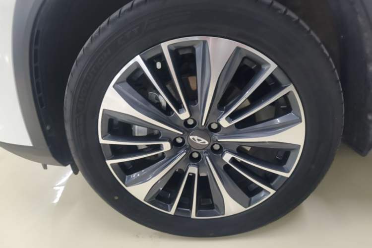 Used Chery Tiggo 8 PLUS 2022 Kunpeng Edition 390TGDI DCT Luxury+ Edition Left Front Wheel Hub