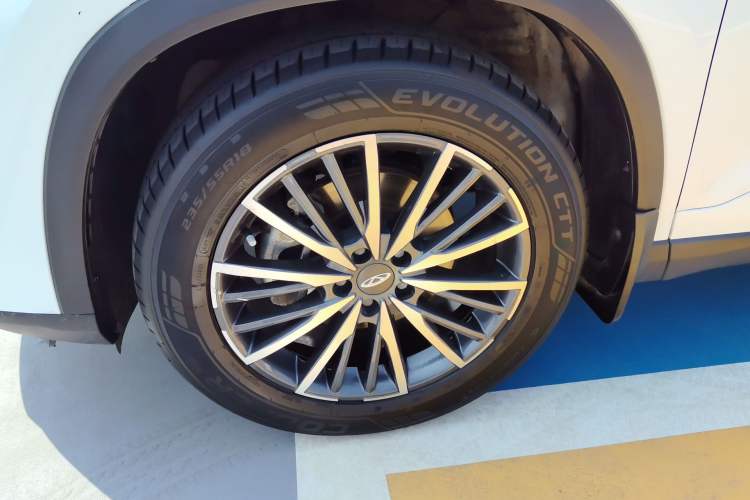 Used Chery Tiggo 8 PLUS 2022 290TGDI DCT Luxury Edition Left Front Wheel Hub