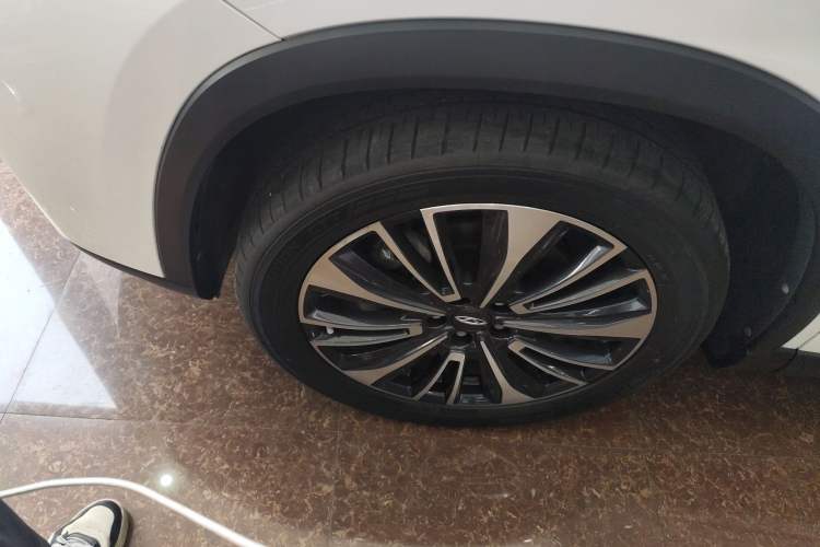 Used Chery Tiggo 8 PLUS 2022 Kunpeng Edition 390TGDI DCT Luxury+ Edition Left Front Wheel Hub