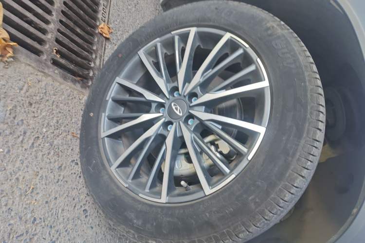 Used Chery Tiggo 8 PLUS 2022 290TGDI DCT Luxury Edition+ Right Front Wheel Hub