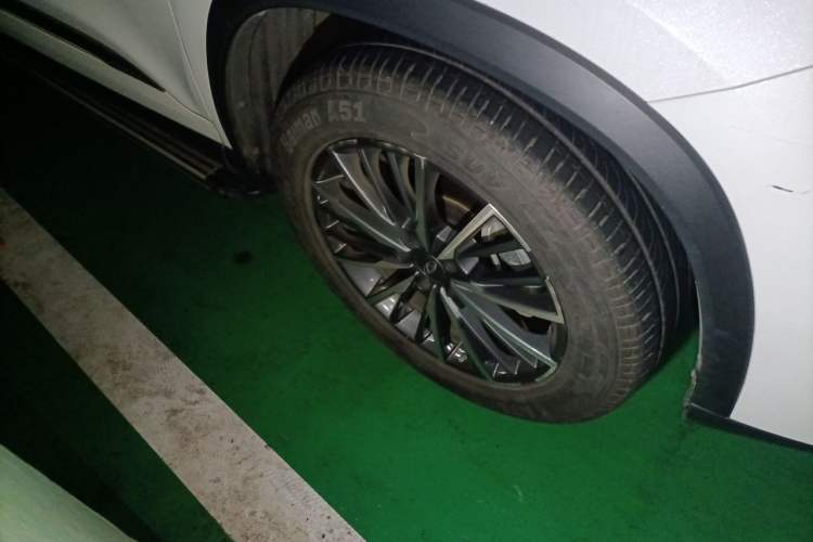 Used Chery Tiggo 8 PLUS 2022 290TGDI DCT Haoting Edition Right Front Wheel Hub