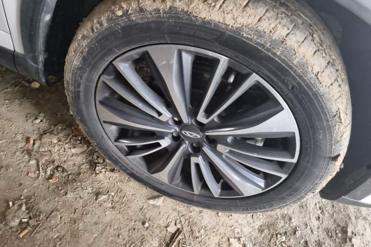 Used Chery Tiggo 8 PLUS 2022 Kunpeng Edition 390TGDI DCT Luxury+ Edition Right Front Wheel Hub