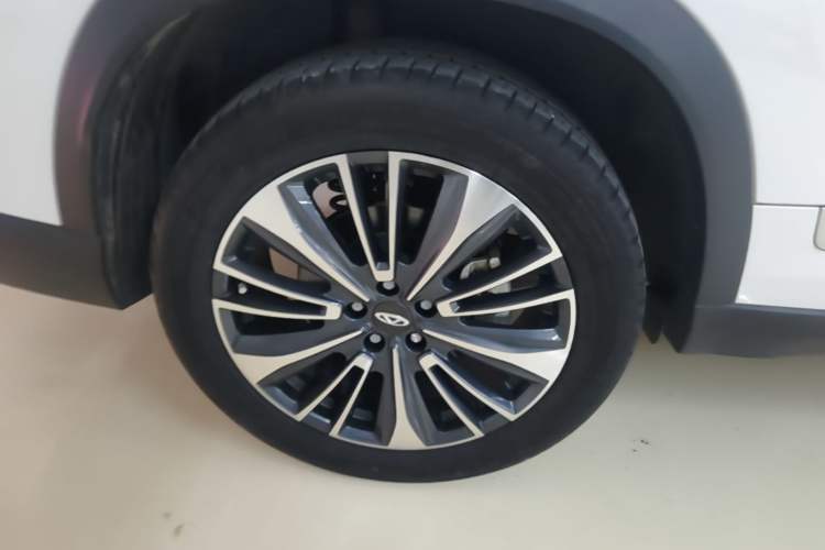 Used Chery Tiggo 8 PLUS 2022 Kunpeng Edition 390TGDI DCT Luxury+ Edition Right Rear Wheel Hub