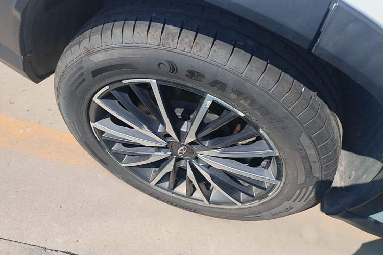 Used Chery Tiggo 8 PLUS 2022 290TGDI DCT Haoting Edition+ Right Rear Wheel Hub