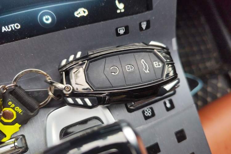 Used Chery Tiggo 8 PLUS 2022 Kunpeng Edition 390TGDI DCT Four-Wheel Drive Luxury Version Vehicle Key