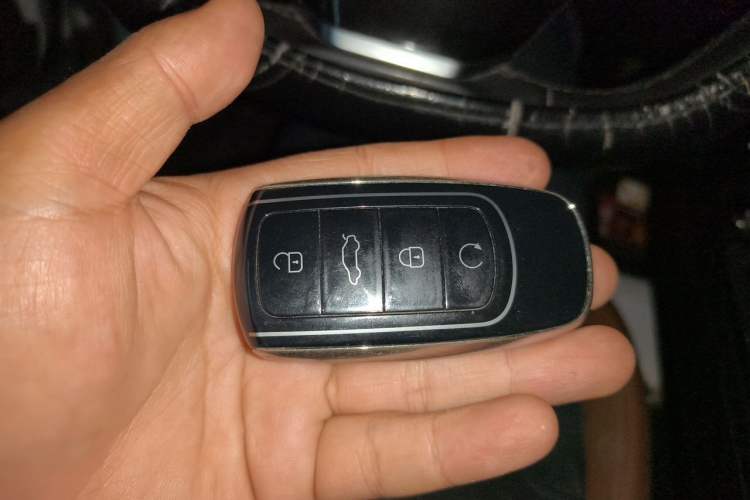 Used Chery Tiggo 8 PLUS 2022 Kunpeng Edition 390TGDI DCT Four-Wheel Drive Luxury Version Vehicle Key