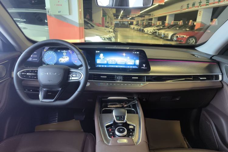 Used Chery Tiggo 8 PLUS 2024 Champion Edition 390TGDI DCT Bold Edition 5-Seater Center Console