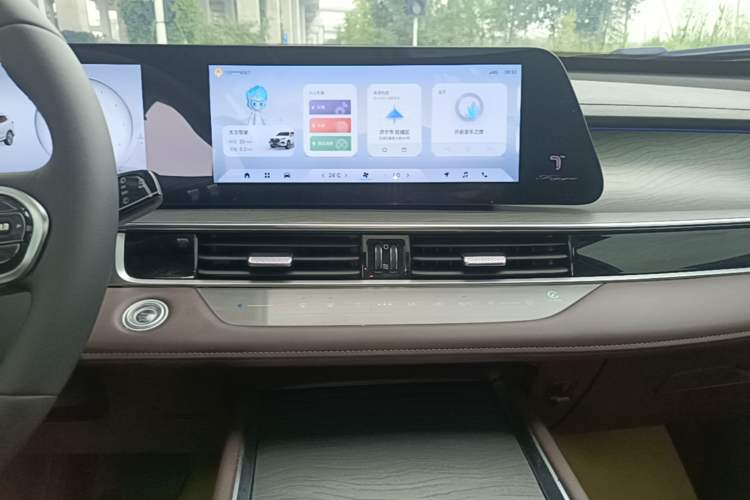 Used Chery Tiggo 8 PLUS 2024 Champion Edition 290TGDI DCT Deluxe Version 7-Seater Audio And AC Panel