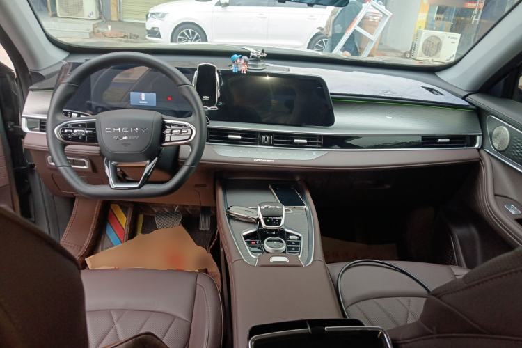 Used Chery Tiggo 8 PLUS 2024 Champion Edition 290TGDI DCT Deluxe Version 5-Seater Center Console