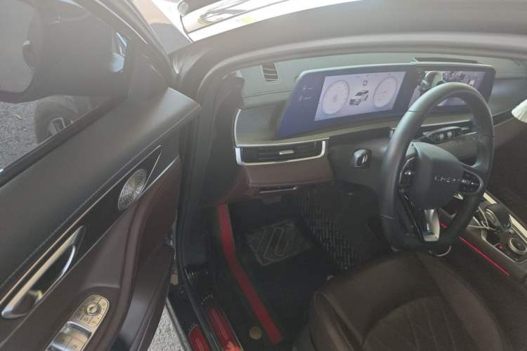 Used Chery Tiggo 8 PLUS 2024 Champion Edition 290TGDI DCT Passionate Version 7 Seats Driver Seat