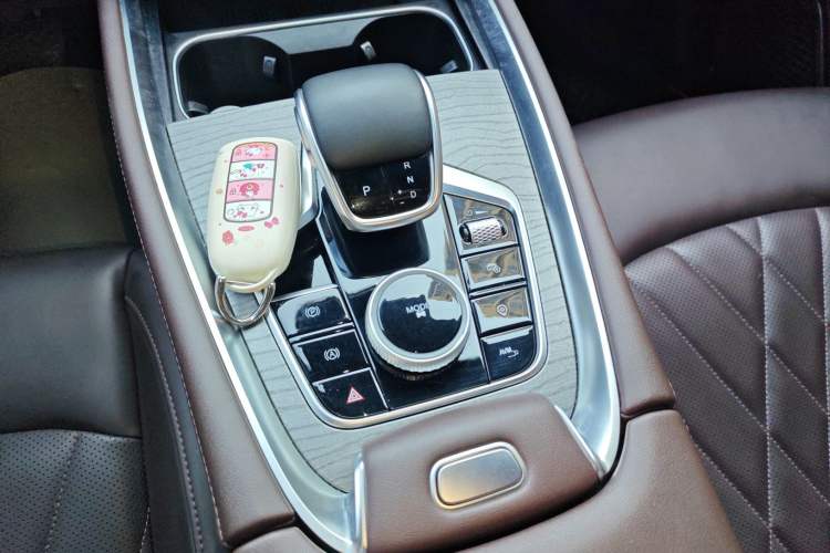 Used Chery Tiggo 8 PLUS 2024 Champion Edition 390TGDI DCT Bold Version 7-Seater Gear Lever