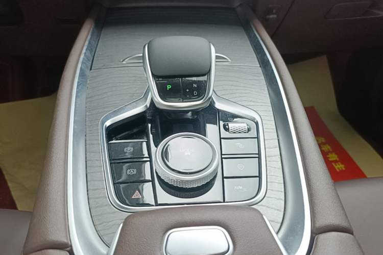 Used Chery Tiggo 8 PLUS 2024 Champion Edition 290TGDI DCT Deluxe Version 7-Seater Gear Lever