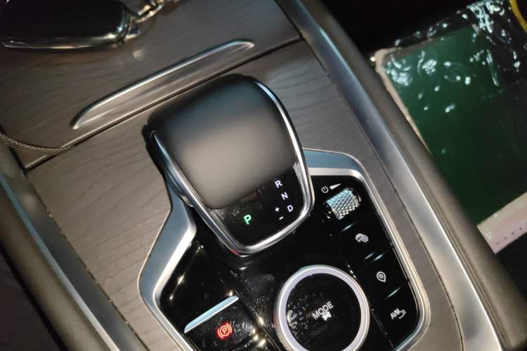 Used Chery Tiggo 8 PLUS 2024 Champion Edition 290TGDI DCT Passionate Version 7 Seats Gear Lever
