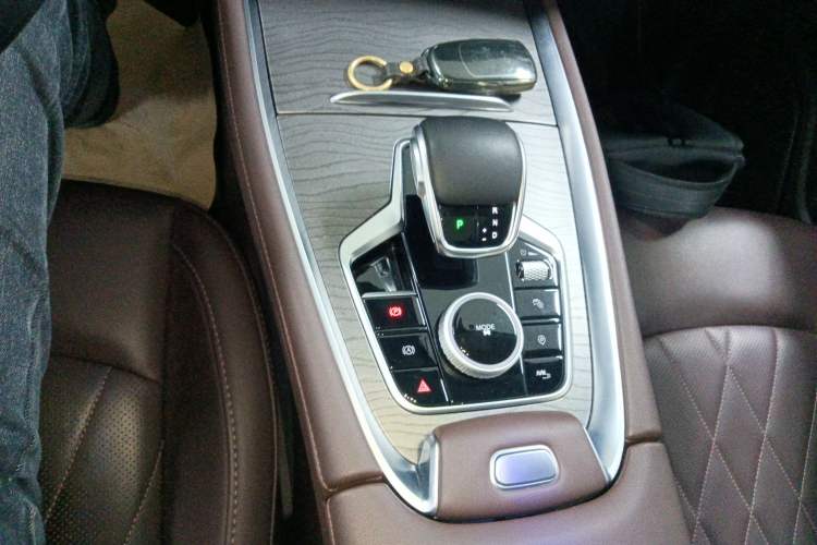 Used Chery Tiggo 8 PLUS 2024 Champion Edition 390TGDI DCT Bold Version 7-Seater Gear Lever