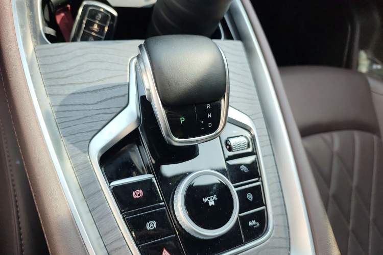 Used Chery Tiggo 8 PLUS 2024 Champion Edition 390TGDI DCT Bold Edition 5-Seater Gear Lever