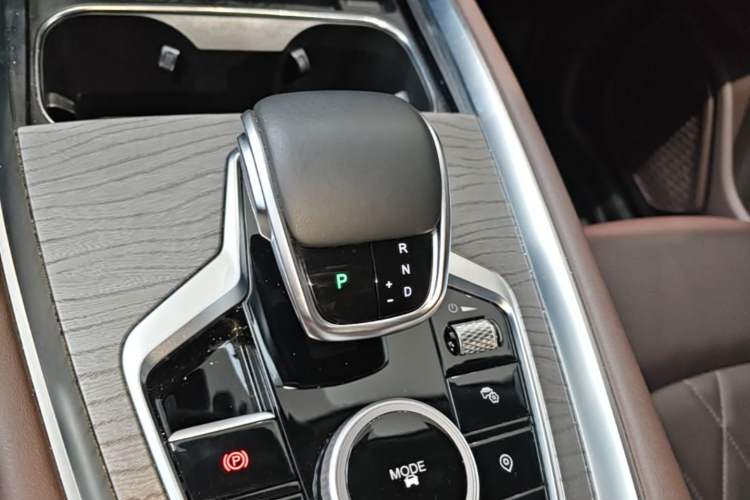 Used Chery Tiggo 8 PLUS 2024 Champion Edition 290TGDI DCT Deluxe Version 7-Seater Gear Lever