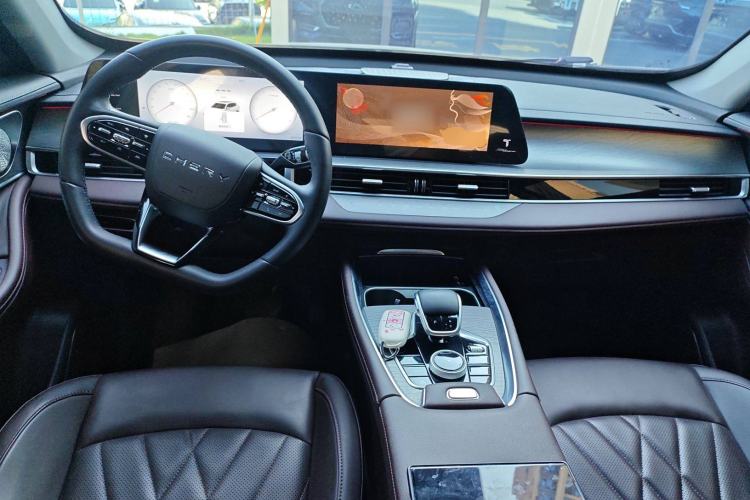 Used Chery Tiggo 8 PLUS 2024 Champion Edition 390TGDI DCT Bold Version 7-Seater Interior 2