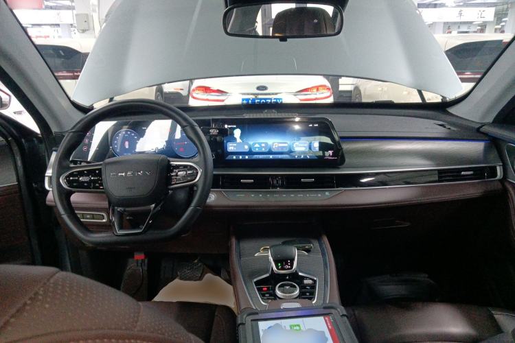 Used Chery Tiggo 8 PLUS 2024 Champion Edition 390TGDI DCT Bold Version 7-Seater Interior 2
