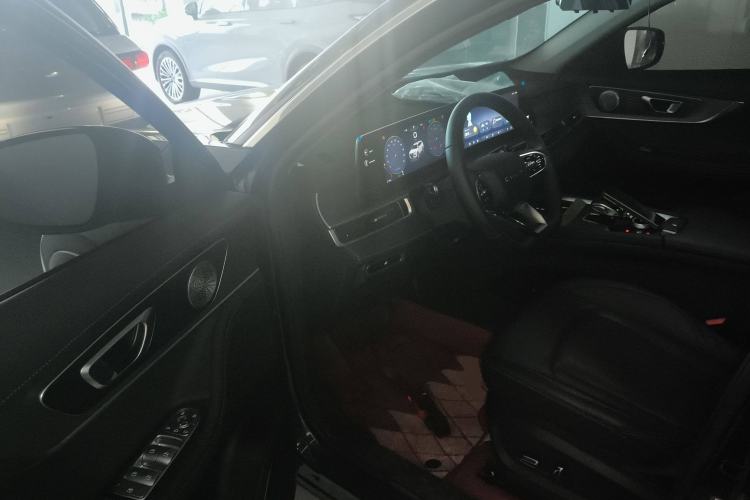 Used Chery Tiggo 8 PLUS 2024 Champion Edition 290TGDI DCT Hao Yue Version 5 Seats Interior 3