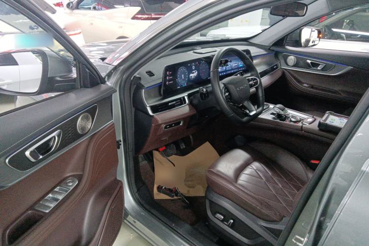 Used Chery Tiggo 8 PLUS 2024 Champion Edition 390TGDI DCT Bold Version 7-Seater Interior 3