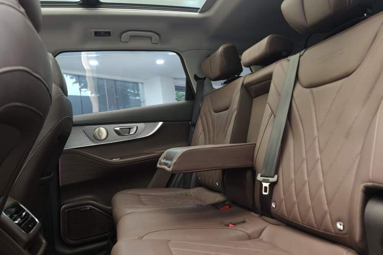 Used Chery Tiggo 8 PLUS 2024 Champion Edition 290TGDI DCT Deluxe Version 7-Seater Interior 5