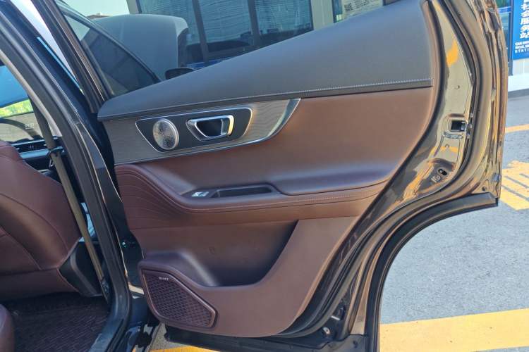 Used Chery Tiggo 8 PLUS 2024 Champion Edition 390TGDI DCT Bold Version 7-Seater Interior 6