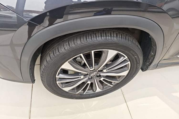 Used Chery Tiggo 8 PLUS 2024 Champion Edition 290TGDI DCT Deluxe Version 7-Seater Left Front Wheel Hub