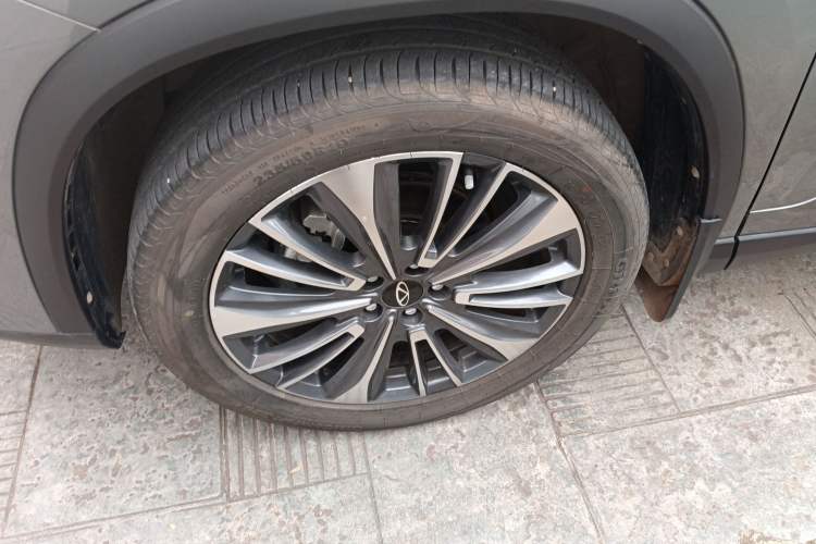 Used Chery Tiggo 8 PLUS 2024 Champion Edition 290TGDI DCT Deluxe Version 5-Seater Left Front Wheel Hub