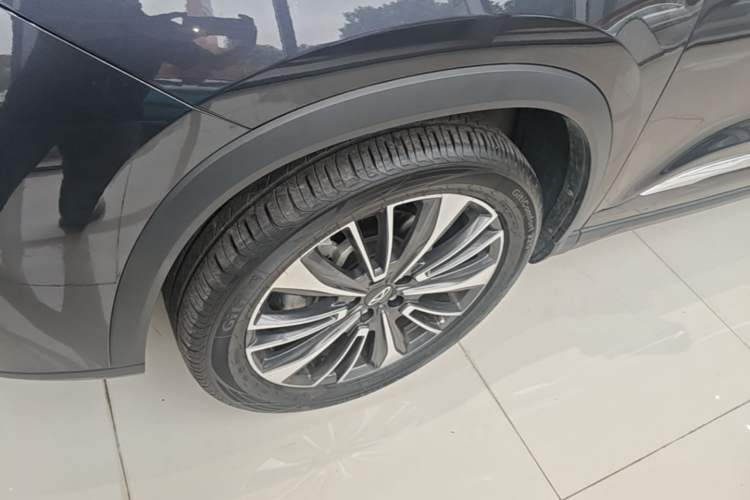 Used Chery Tiggo 8 PLUS 2024 Champion Edition 290TGDI DCT Deluxe Version 7-Seater Left Front Wheel Hub