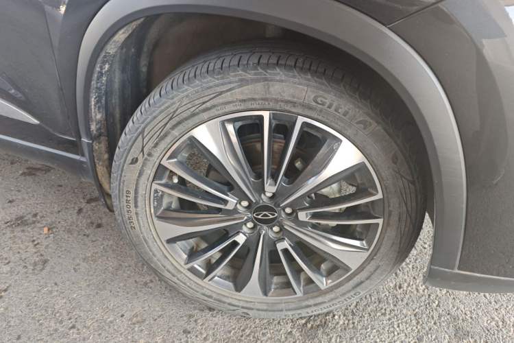 Used Chery Tiggo 8 PLUS 2024 Champion Edition 290TGDI DCT Passionate Version 7 Seats Right Front Wheel Hub