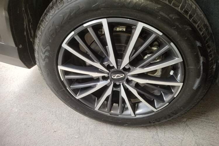 Used Chery Tiggo 8 PLUS 2024 Champion Edition 290TGDI DCT Passionate Version 5-Seater Right Rear Wheel Hub