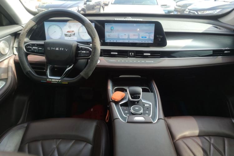 Used Chery Tiggo 8 PLUS 2024 Champion Edition 290TGDI DCT Deluxe Version 5-Seater Center Console