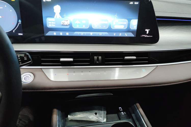 Used Chery Tiggo 8 PLUS 2024 Champion Edition 390TGDI DCT Bold Version 7-Seater Audio And AC Panel