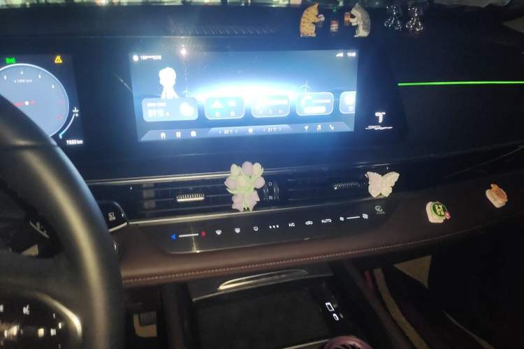 Used Chery Tiggo 8 PLUS 2024 Champion Edition 290TGDI DCT Deluxe Version 5-Seater Audio And AC Panel