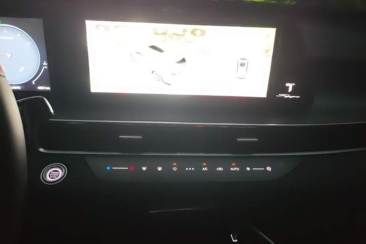 Used Chery Tiggo 8 PLUS 2024 Champion Edition 290TGDI DCT Hao Yue Version 5 Seats Audio And AC Panel