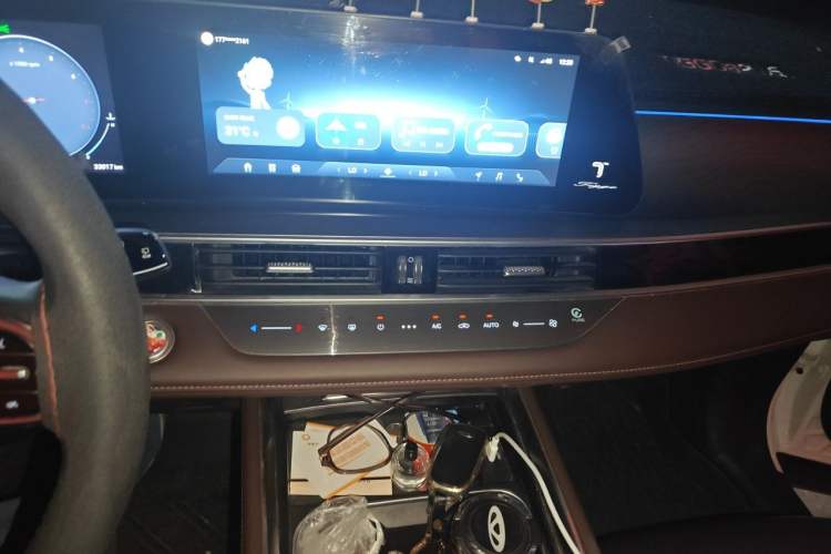 Used Chery Tiggo 8 PLUS 2024 Champion Edition 290TGDI DCT Deluxe Version 7-Seater Audio And AC Panel