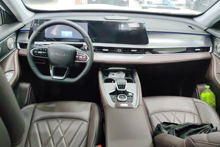 Used Chery Tiggo 8 PLUS 2024 Champion Edition 390TGDI DCT Bold Version 7-Seater Center Console